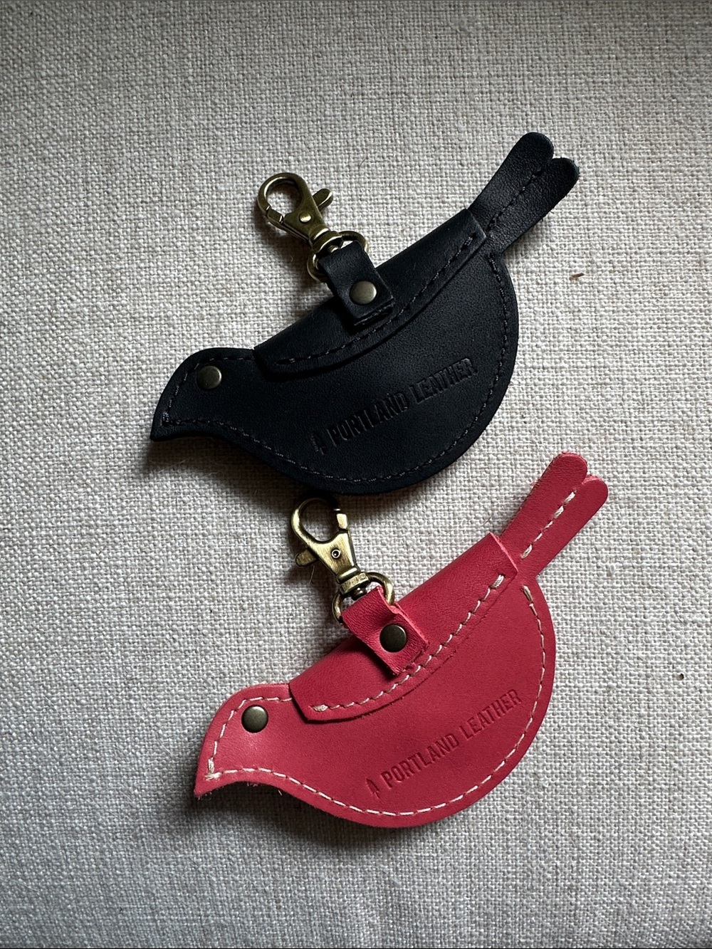 Set of 2 mockingbird pouch clip on. Portland Leather Goods. Pink and black. NWOT - Picture 2 of 3